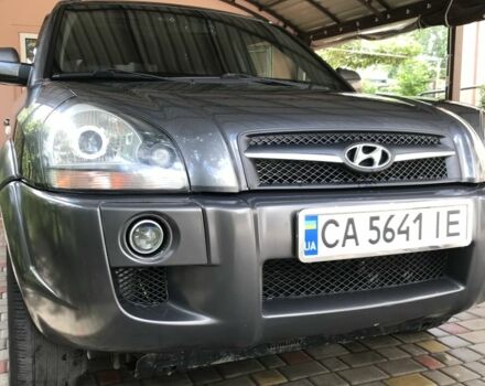 Серый Хендай Туксон, объемом двигателя 2.7 л и пробегом 215 тыс. км за 7900 $, фото 3 на Automoto.ua