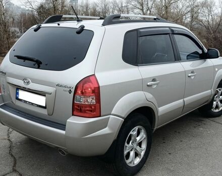 Серый Хендай Туксон, объемом двигателя 2 л и пробегом 200 тыс. км за 9200 $, фото 13 на Automoto.ua