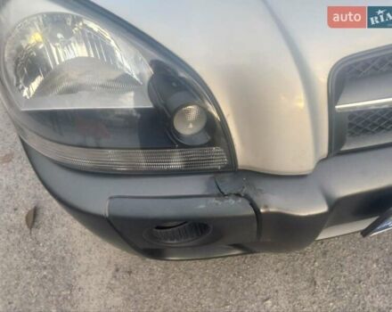 Сірий Хендай Туксон, об'ємом двигуна 1.98 л та пробігом 84 тис. км за 9200 $, фото 4 на Automoto.ua