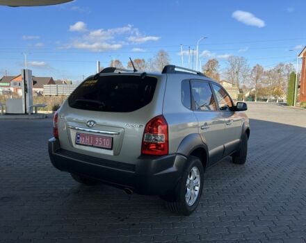 Сірий Хендай Туксон, об'ємом двигуна 2 л та пробігом 166 тис. км за 8950 $, фото 4 на Automoto.ua