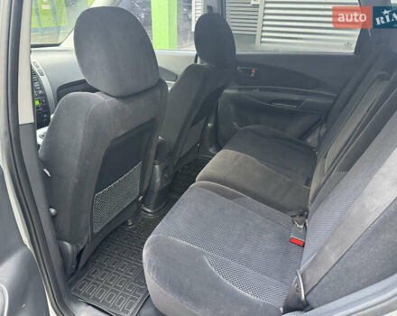 Сірий Хендай Туксон, об'ємом двигуна 2 л та пробігом 124 тис. км за 8900 $, фото 12 на Automoto.ua