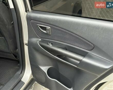 Сірий Хендай Туксон, об'ємом двигуна 1.98 л та пробігом 227 тис. км за 7800 $, фото 23 на Automoto.ua
