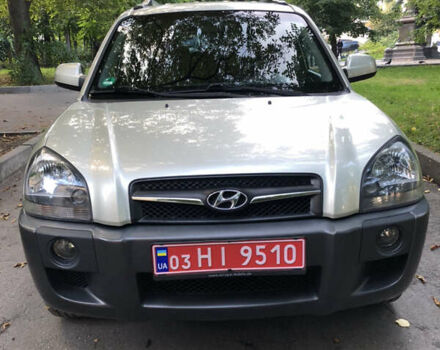 Сірий Хендай Туксон, об'ємом двигуна 2 л та пробігом 166 тис. км за 8670 $, фото 11 на Automoto.ua