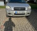 Сірий Хендай Туксон, об'ємом двигуна 2 л та пробігом 200 тис. км за 5600 $, фото 1 на Automoto.ua
