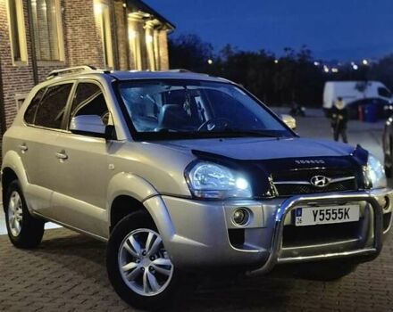 Сірий Хендай Туксон, об'ємом двигуна 2 л та пробігом 284 тис. км за 9200 $, фото 7 на Automoto.ua