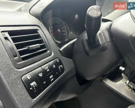 Сірий Хендай Туксон, об'ємом двигуна 2.66 л та пробігом 165 тис. км за 10000 $, фото 8 на Automoto.ua
