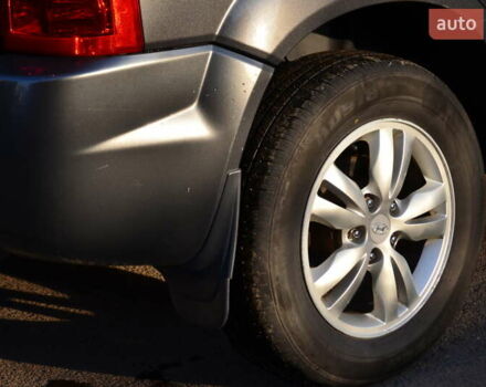 Серый Хендай Туксон, объемом двигателя 2 л и пробегом 271 тыс. км за 8000 $, фото 38 на Automoto.ua