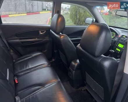 Серый Хендай Туксон, объемом двигателя 1.99 л и пробегом 132 тыс. км за 10000 $, фото 15 на Automoto.ua