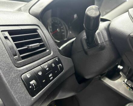 Сірий Хендай Туксон, об'ємом двигуна 2.7 л та пробігом 165 тис. км за 10000 $, фото 8 на Automoto.ua