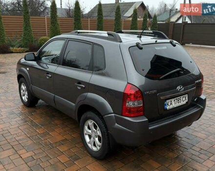 Серый Хендай Туксон, объемом двигателя 2 л и пробегом 86 тыс. км за 9800 $, фото 16 на Automoto.ua