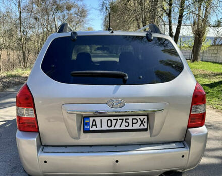 Сірий Хендай Туксон, об'ємом двигуна 1.98 л та пробігом 318 тис. км за 7400 $, фото 5 на Automoto.ua