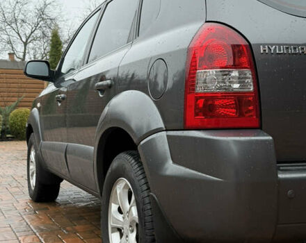Серый Хендай Туксон, объемом двигателя 2 л и пробегом 86 тыс. км за 9800 $, фото 13 на Automoto.ua