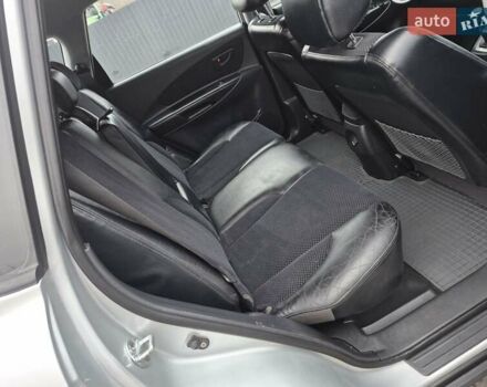 Серый Хендай Туксон, объемом двигателя 1.98 л и пробегом 189 тыс. км за 8300 $, фото 15 на Automoto.ua