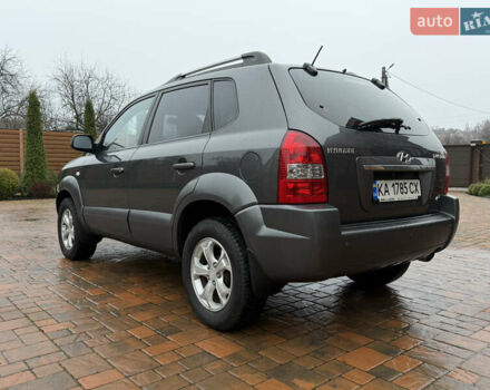 Серый Хендай Туксон, объемом двигателя 2 л и пробегом 86 тыс. км за 9800 $, фото 8 на Automoto.ua