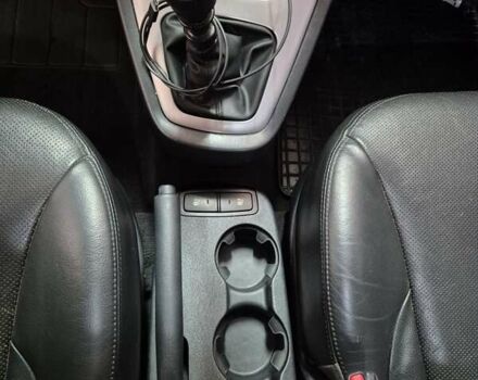 Сірий Хендай Туксон, об'ємом двигуна 2 л та пробігом 284 тис. км за 9200 $, фото 2 на Automoto.ua