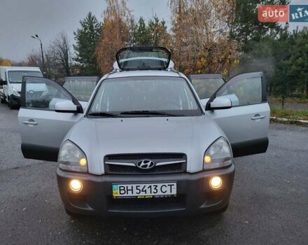 Серый Хендай Туксон, объемом двигателя 2 л и пробегом 100 тыс. км за 10400 $, фото 47 на Automoto.ua