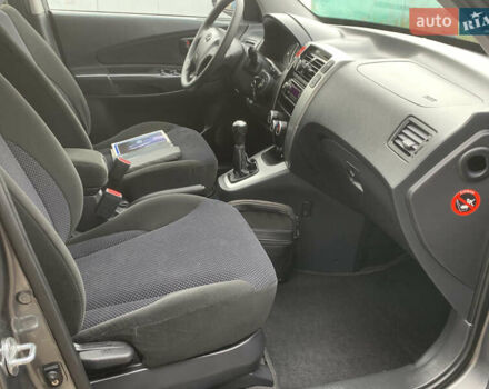 Серый Хендай Туксон, объемом двигателя 1.98 л и пробегом 117 тыс. км за 10350 $, фото 9 на Automoto.ua