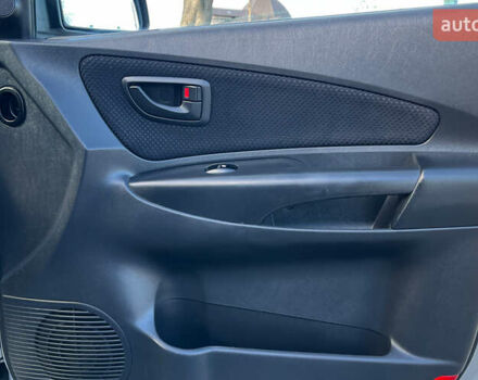 Хендай Туксон 2010 в Коломые на Automoto.ua Серый Хендай Туксон, объемом двигателя 2 л и пробегом 99 тыс. км за 9200 $, фото 19 на Automoto.ua