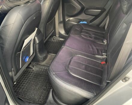 Сірий Хендай Туксон, об'ємом двигуна 2 л та пробігом 206 тис. км за 11500 $, фото 11 на Automoto.ua