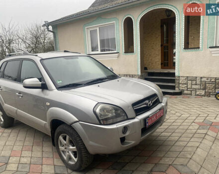 Сірий Хендай Туксон, об'ємом двигуна 1.98 л та пробігом 183 тис. км за 8350 $, фото 4 на Automoto.ua