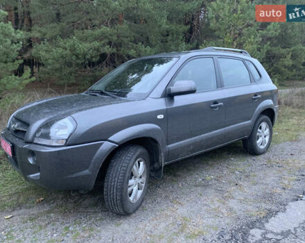 Серый Хендай Туксон, объемом двигателя 1.98 л и пробегом 117 тыс. км за 10350 $, фото 28 на Automoto.ua