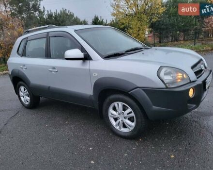 Серый Хендай Туксон, объемом двигателя 2 л и пробегом 100 тыс. км за 10400 $, фото 15 на Automoto.ua