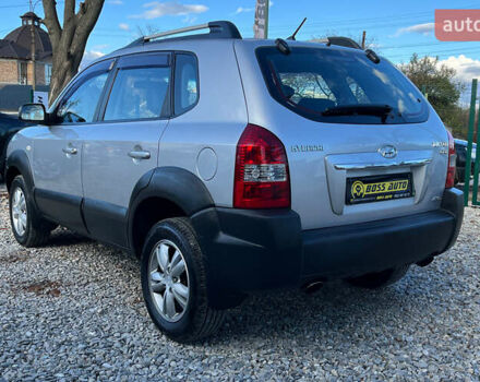 Хендай Туксон 2010 в Коломые на Automoto.ua Серый Хендай Туксон, объемом двигателя 2 л и пробегом 99 тыс. км за 9200 $, фото 5 на Automoto.ua