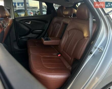 Серый Хендай Туксон, объемом двигателя 2.36 л и пробегом 150 тыс. км за 12990 $, фото 20 на Automoto.ua