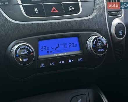 Серый Хендай Туксон, объемом двигателя 2.36 л и пробегом 150 тыс. км за 12990 $, фото 27 на Automoto.ua