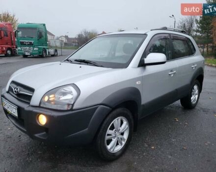 Серый Хендай Туксон, объемом двигателя 2 л и пробегом 100 тыс. км за 10400 $, фото 39 на Automoto.ua