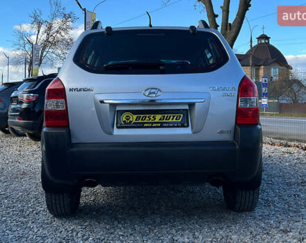 Хендай Туксон 2010 в Коломые на Automoto.ua Серый Хендай Туксон, объемом двигателя 2 л и пробегом 99 тыс. км за 9200 $, фото 4 на Automoto.ua