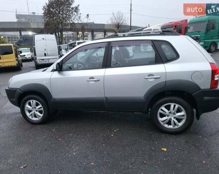 Серый Хендай Туксон, объемом двигателя 2 л и пробегом 100 тыс. км за 10400 $, фото 33 на Automoto.ua