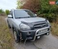 Серый Хендай Туксон, объемом двигателя 1.98 л и пробегом 154 тыс. км за 8100 $, фото 1 на Automoto.ua
