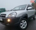 Серый Хендай Туксон, объемом двигателя 2 л и пробегом 100 тыс. км за 10400 $, фото 1 на Automoto.ua