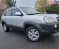 Серый Хендай Туксон, объемом двигателя 2 л и пробегом 100 тыс. км за 10400 $, фото 4 на Automoto.ua