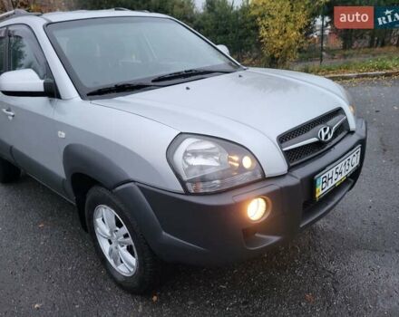 Серый Хендай Туксон, объемом двигателя 2 л и пробегом 100 тыс. км за 10400 $, фото 11 на Automoto.ua