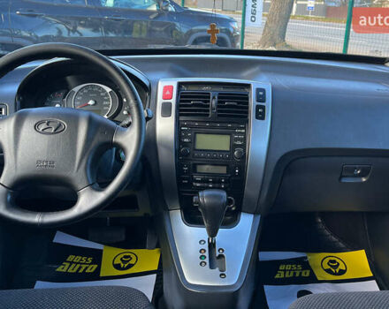 Хендай Туксон 2010 в Коломые на Automoto.ua Серый Хендай Туксон, объемом двигателя 2 л и пробегом 99 тыс. км за 9200 $, фото 8 на Automoto.ua