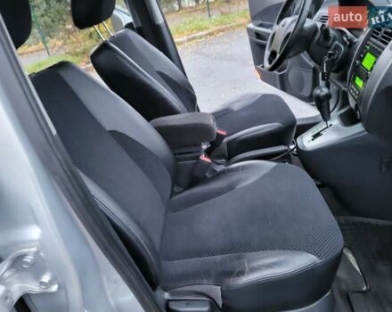 Серый Хендай Туксон, объемом двигателя 2 л и пробегом 100 тыс. км за 10400 $, фото 80 на Automoto.ua