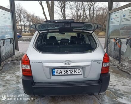 Сірий Хендай Туксон, об'ємом двигуна 2.7 л та пробігом 204 тис. км за 7900 $, фото 2 на Automoto.ua