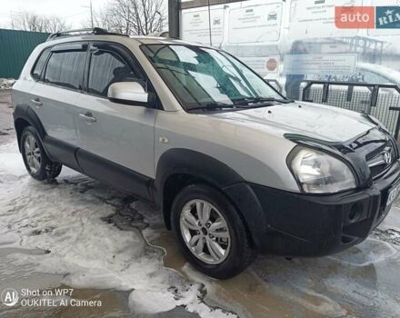 Серый Хендай Туксон, объемом двигателя 2.7 л и пробегом 204 тыс. км за 7200 $, фото 14 на Automoto.ua