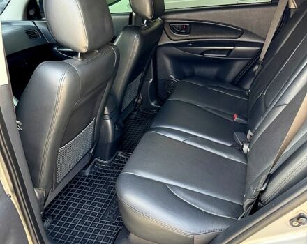 Сірий Хендай Туксон, об'ємом двигуна 2 л та пробігом 120 тис. км за 10700 $, фото 3 на Automoto.ua