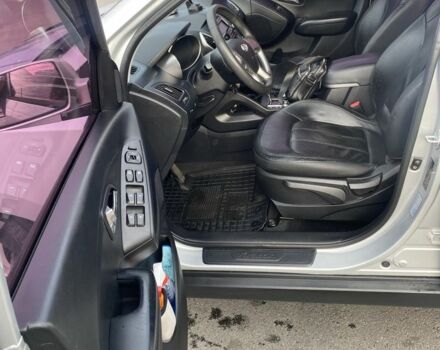 Сірий Хендай Туксон, об'ємом двигуна 2 л та пробігом 206 тис. км за 11500 $, фото 4 на Automoto.ua