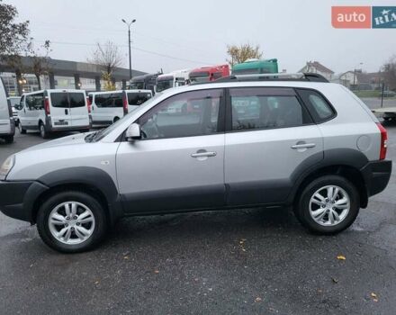 Серый Хендай Туксон, объемом двигателя 2 л и пробегом 100 тыс. км за 10400 $, фото 34 на Automoto.ua