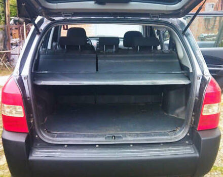 Сірий Хендай Туксон, об'ємом двигуна 2 л та пробігом 59 тис. км за 10400 $, фото 5 на Automoto.ua