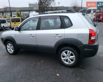 Серый Хендай Туксон, объемом двигателя 2 л и пробегом 100 тыс. км за 10400 $, фото 28 на Automoto.ua