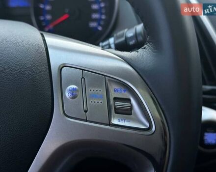 Серый Хендай Туксон, объемом двигателя 2.36 л и пробегом 150 тыс. км за 12990 $, фото 26 на Automoto.ua