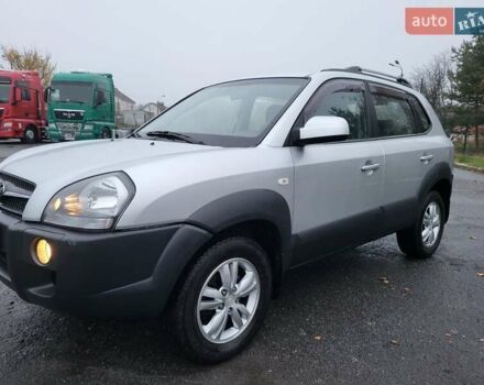 Серый Хендай Туксон, объемом двигателя 2 л и пробегом 100 тыс. км за 10400 $, фото 40 на Automoto.ua