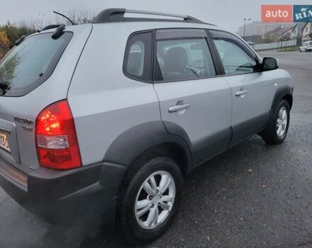 Серый Хендай Туксон, объемом двигателя 2 л и пробегом 100 тыс. км за 10400 $, фото 19 на Automoto.ua