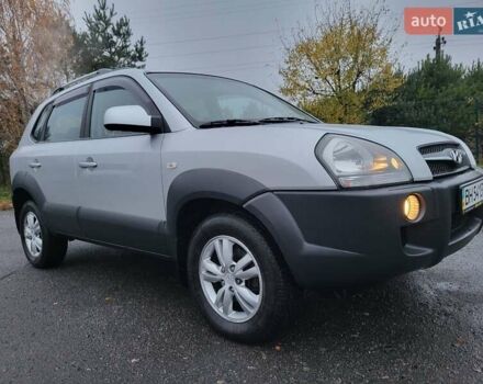 Серый Хендай Туксон, объемом двигателя 2 л и пробегом 100 тыс. км за 10400 $, фото 14 на Automoto.ua