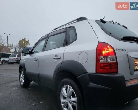 Серый Хендай Туксон, объемом двигателя 2 л и пробегом 100 тыс. км за 10400 $, фото 23 на Automoto.ua
